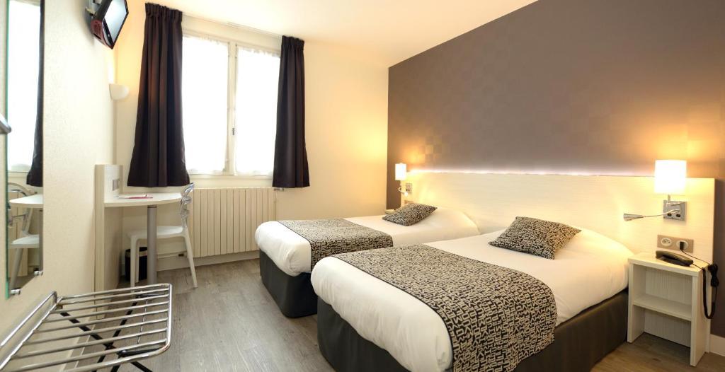 Contact Hotel Du Cerf Шато-Гонтье Номер фото