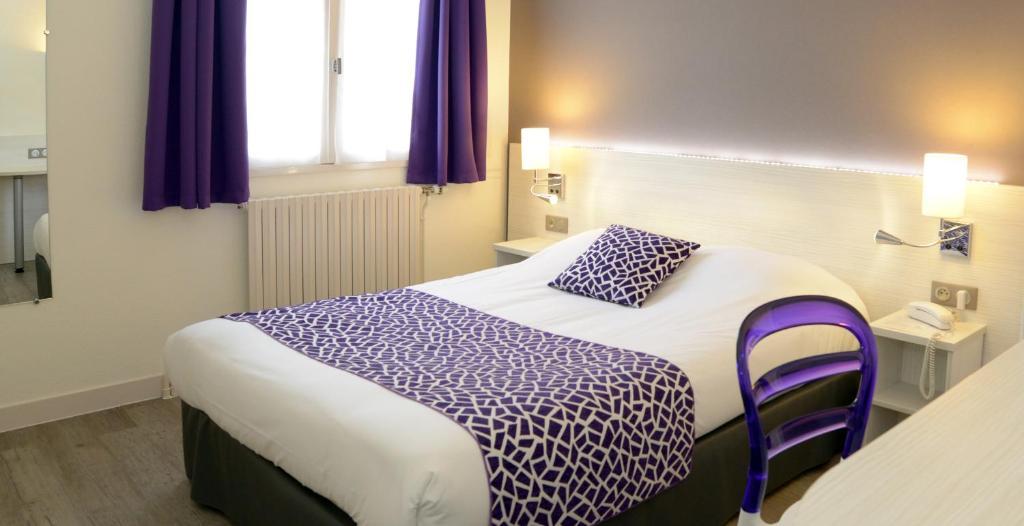 Contact Hotel Du Cerf Шато-Гонтье Номер фото